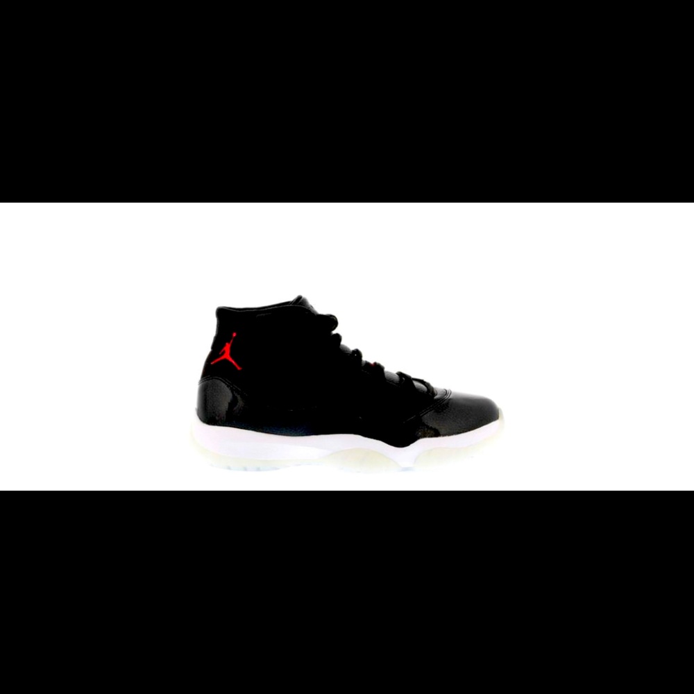 Retro 11 Jordans all black Mens size 7